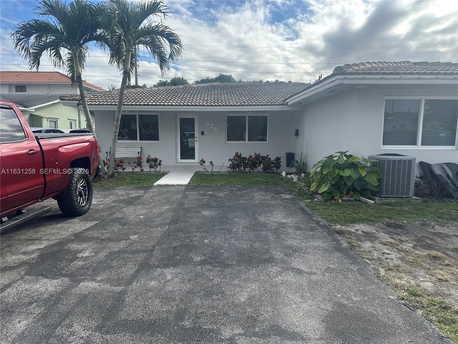 324 E 34th St, Hialeah, FL 33013 photo 2
