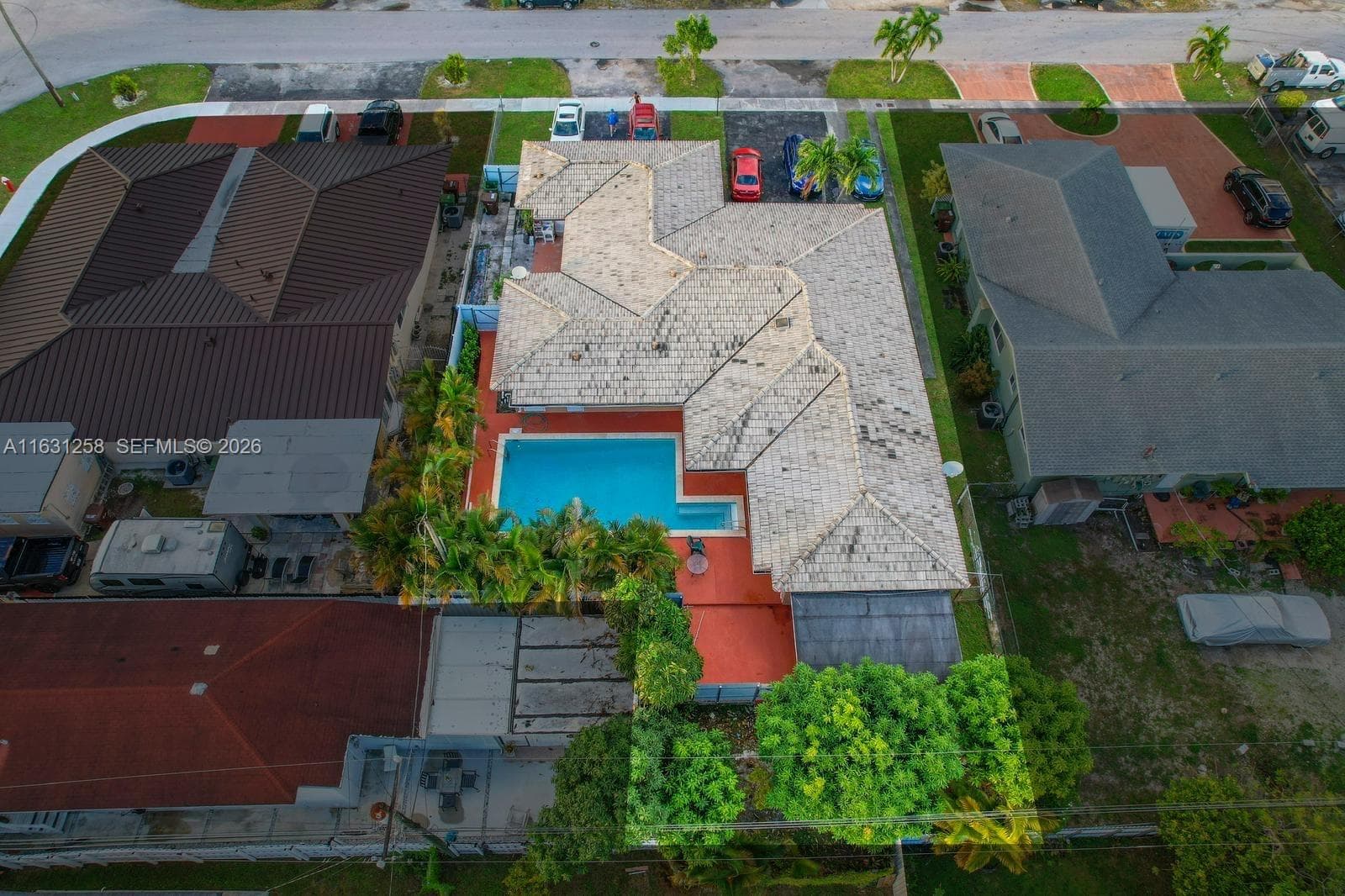 324 E 34th St, Hialeah, FL 33013 photo 4
