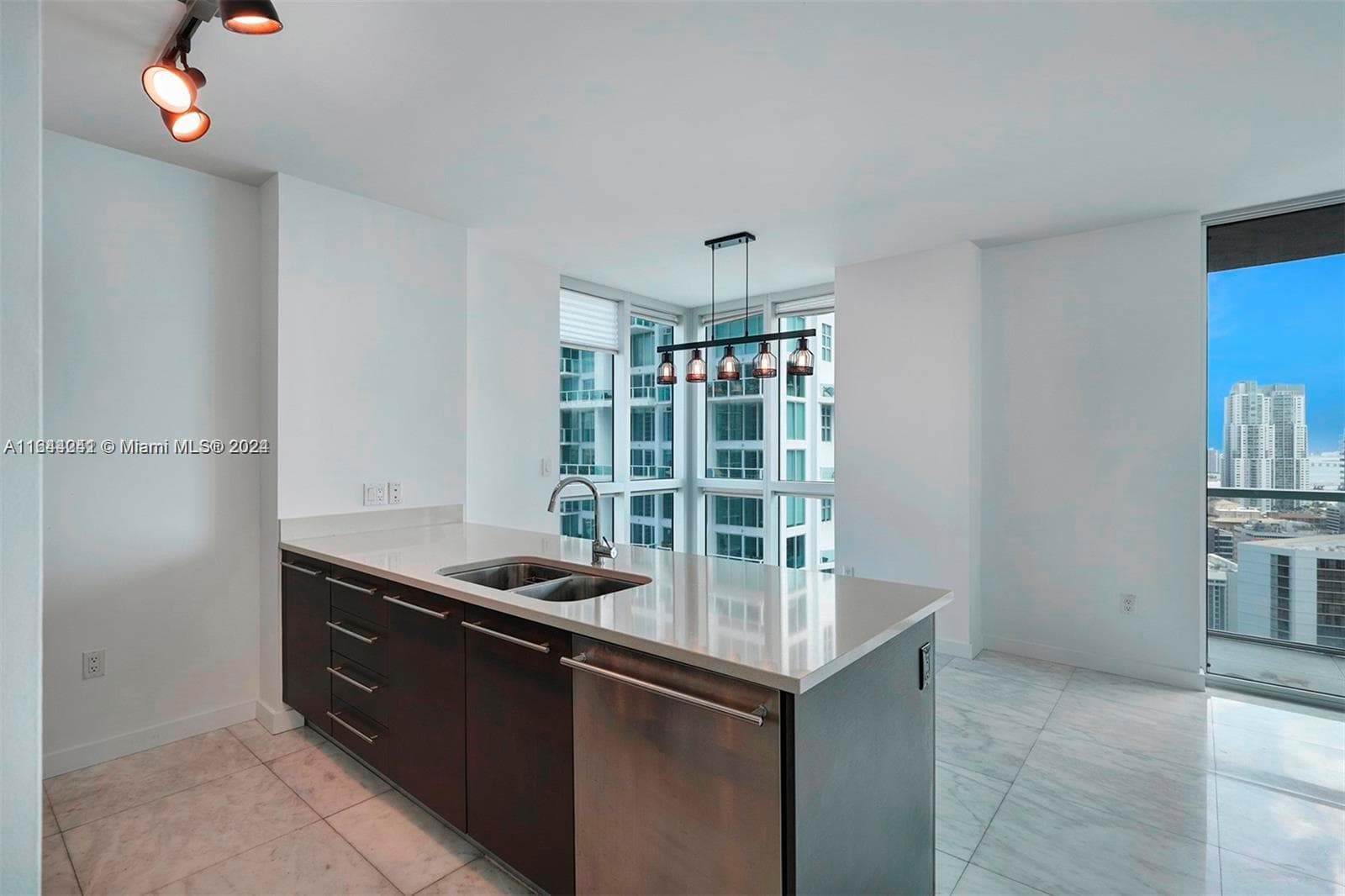 55 SE 6th St # 3401, Miami, FL 33131 photo 7
