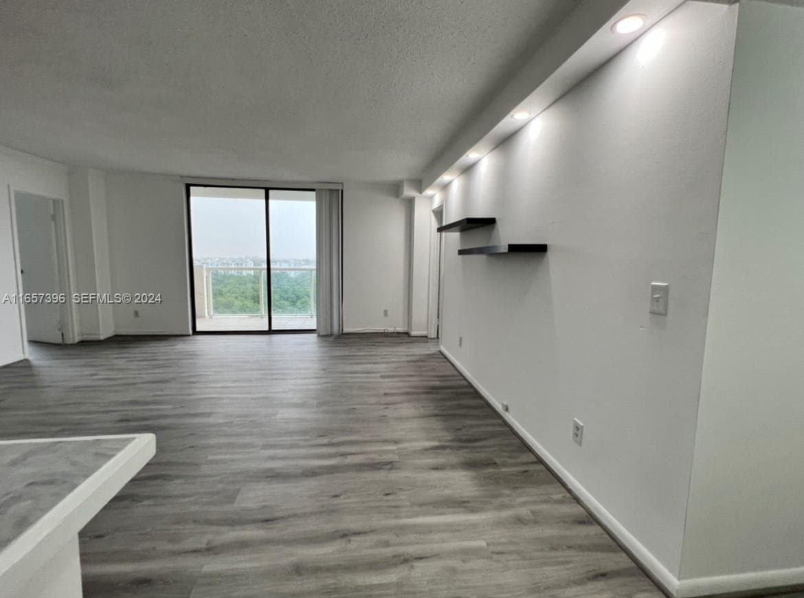 13499 Biscayne Blvd # 1205, North Miami, FL 33181 photo 9