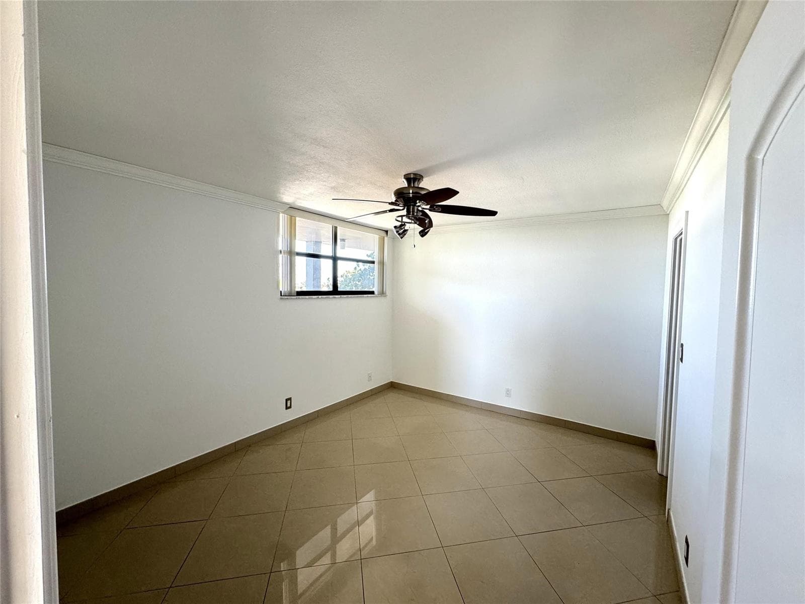 4800 Bayview Drive # 406, Fort Lauderdale, FL 33308 photo 9