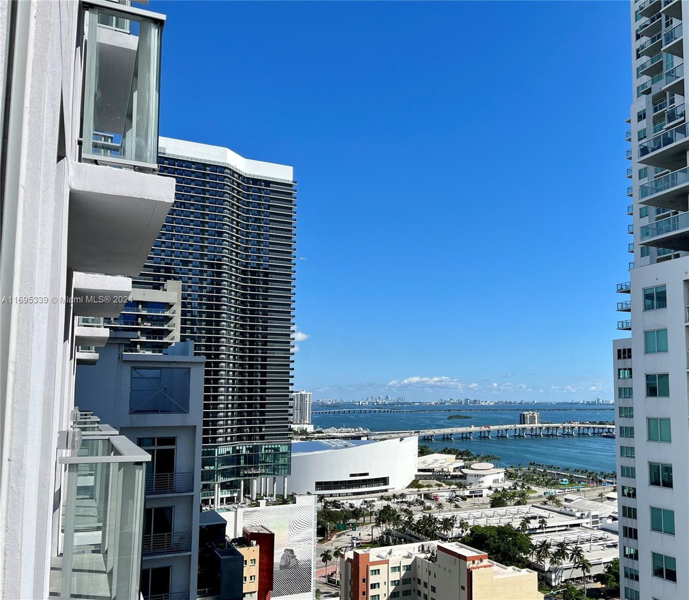 227 NE 2nd St # 2613, Miami, FL 33132 photo 11