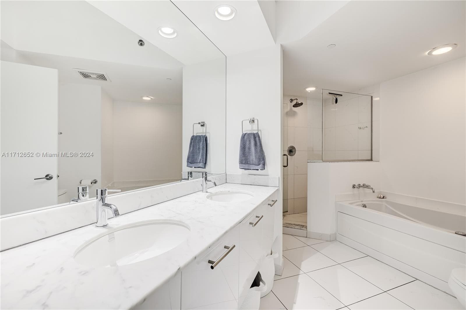 55 SE 6th St # 3407, Miami, FL 33131 photo 13