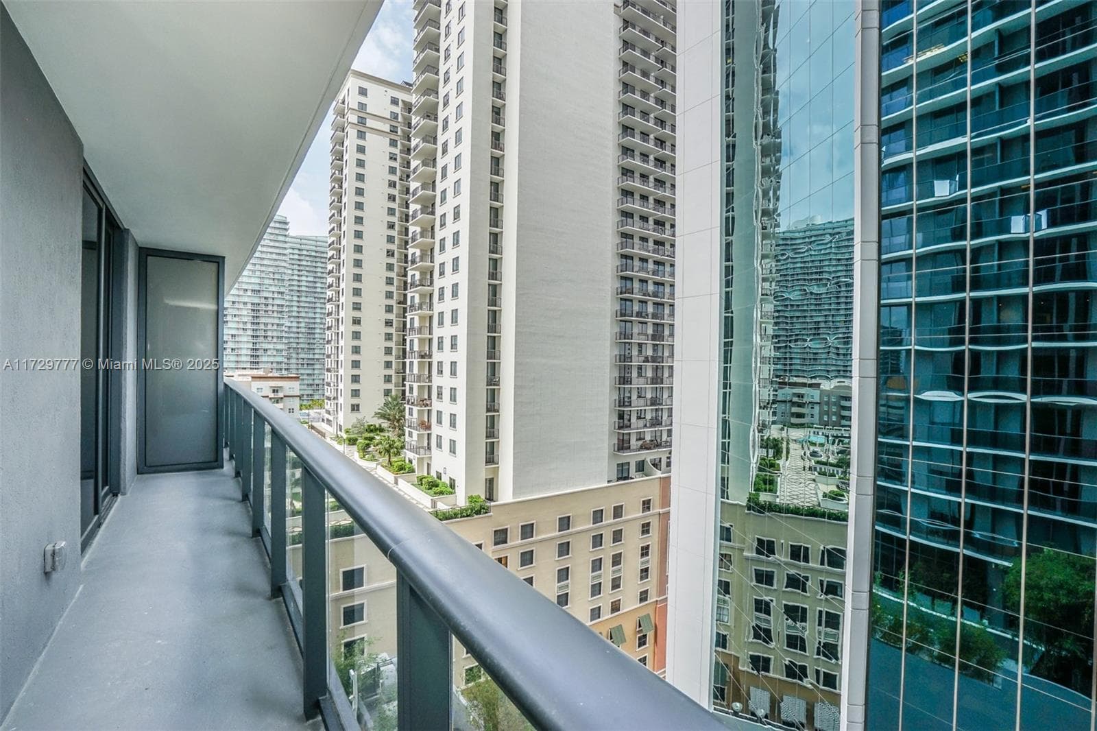 55 SW 9 Street # 1407, Miami, FL 33130 photo 12