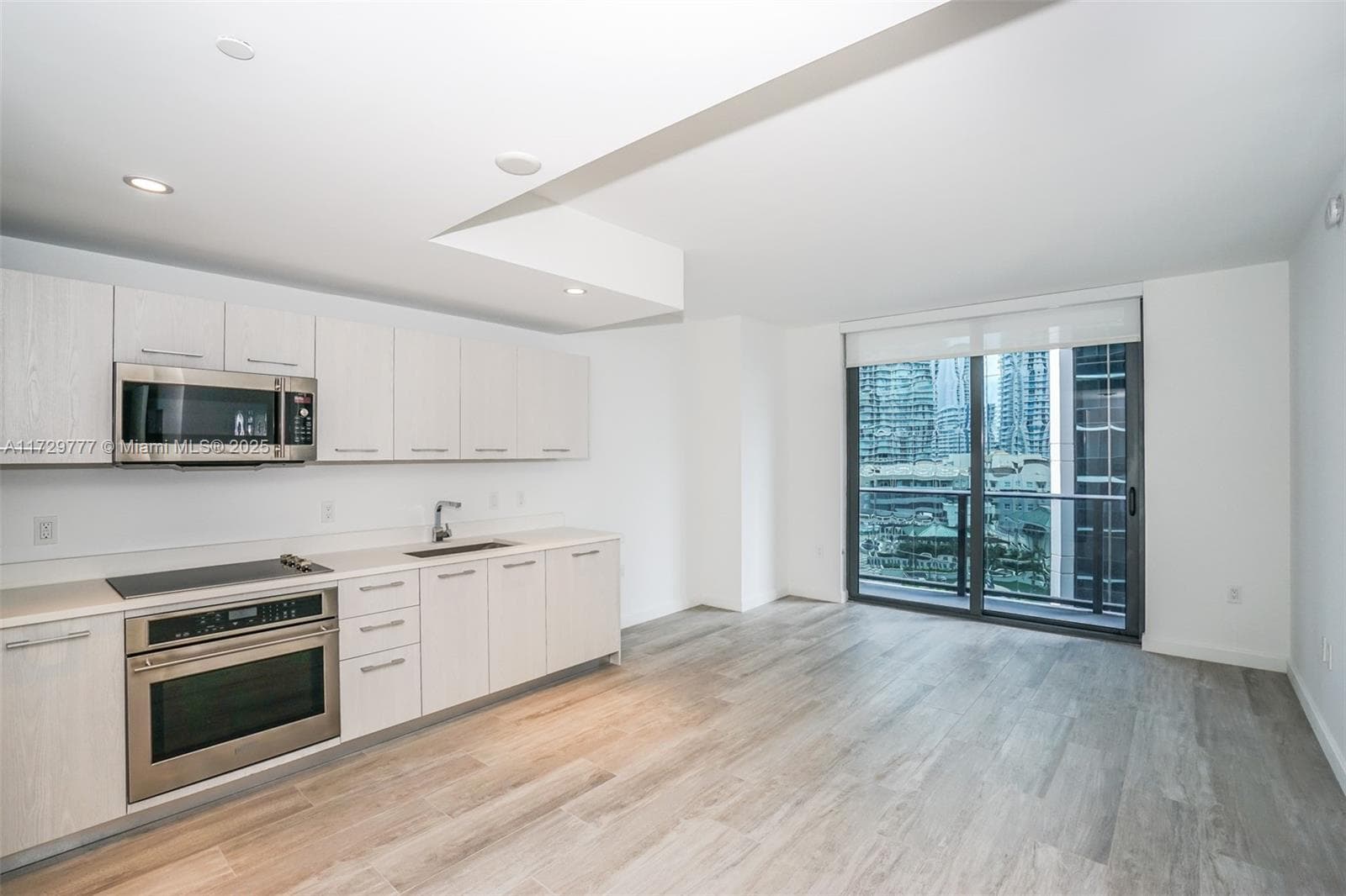 55 SW 9 Street # 1407, Miami, FL 33130 photo 3