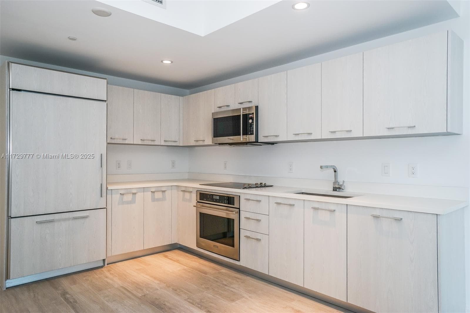 55 SW 9 Street # 1407, Miami, FL 33130 photo 4