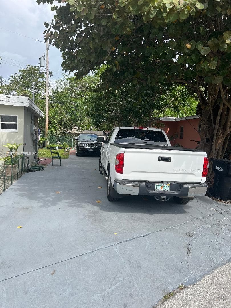 2381 NE 137 ST, North Miami Beach, FL 33181 photo 12