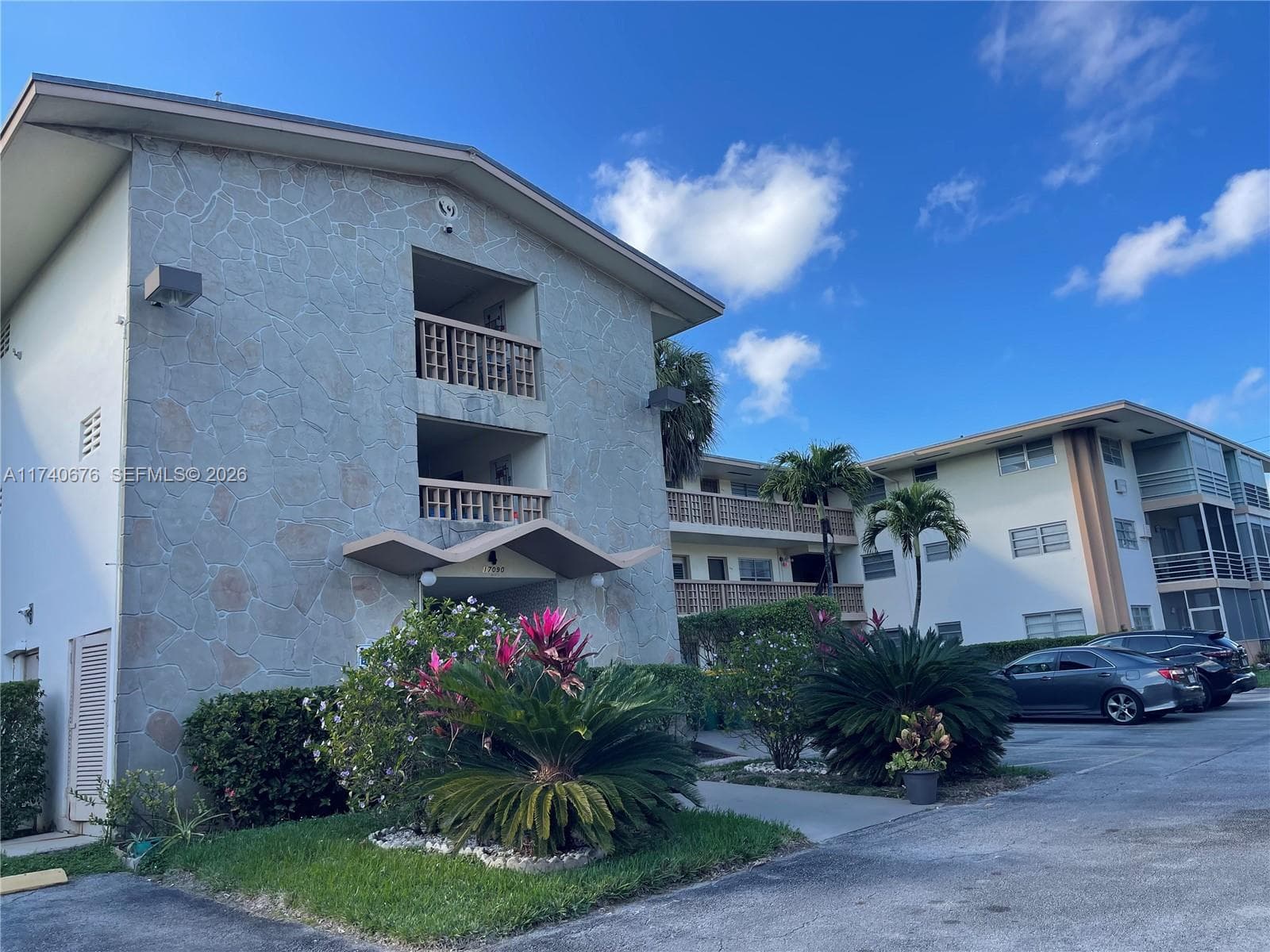 17090 NE 14th Ave # 314, Miami, FL 33162 photo 2