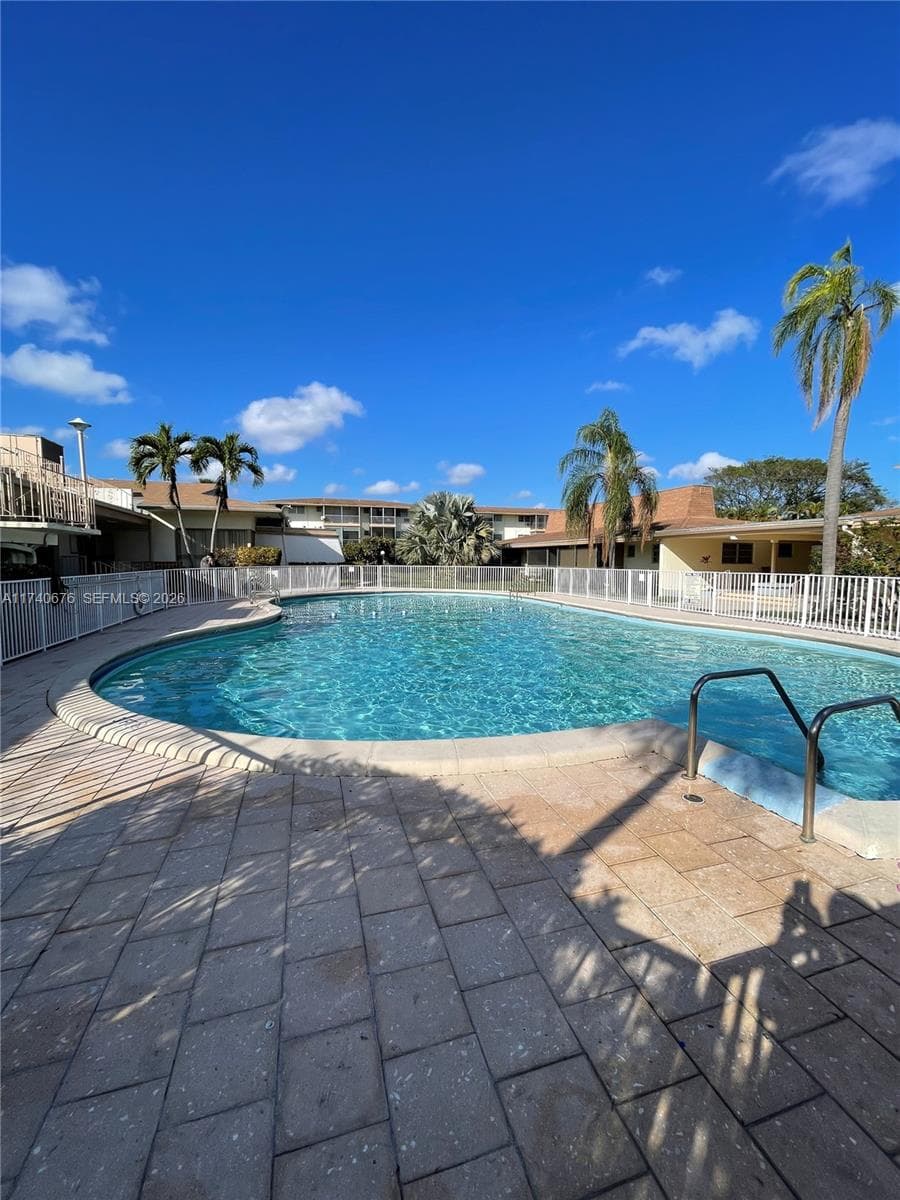 17090 NE 14th Ave # 314, Miami, FL 33162 photo 5