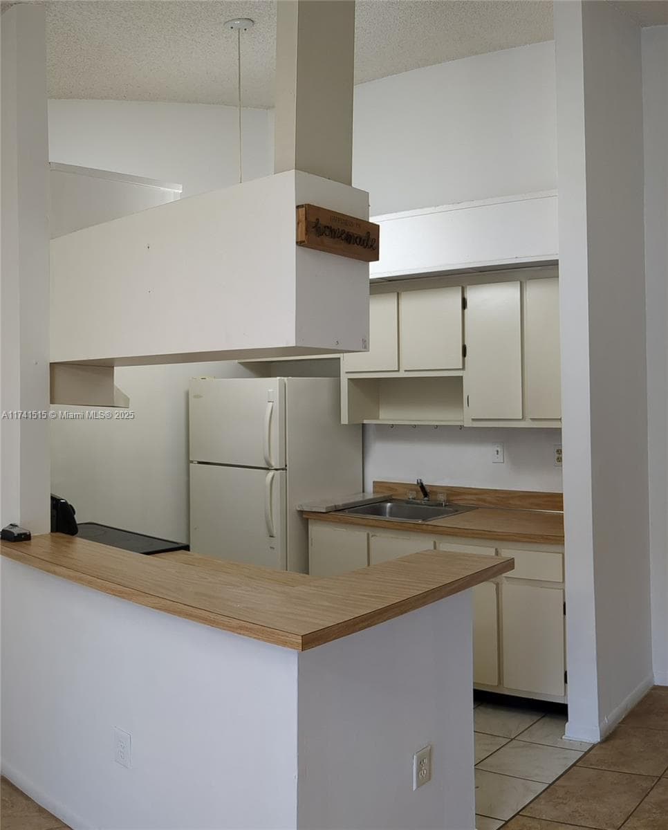 917 NE 199th St # 206, Miami, FL 33179 photo 6