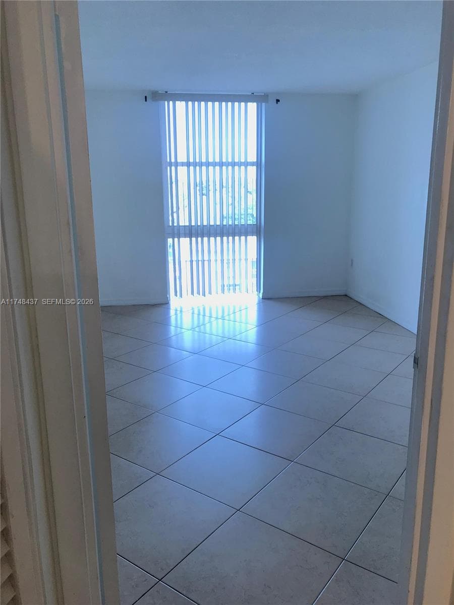 16950 W Dixie Hwy A631 Hwy # 631, North Miami Beach, FL 33160 photo 10