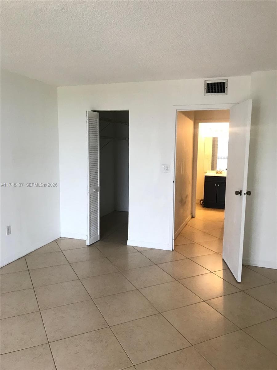 16950 W Dixie Hwy A631 Hwy # 631, North Miami Beach, FL 33160 photo 11