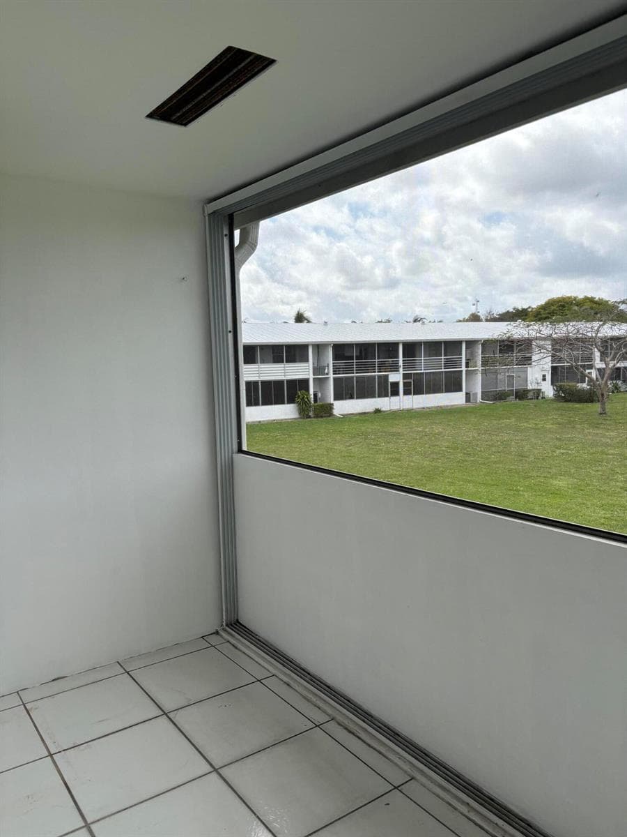 113 Berkshire E, West Palm Beach, FL 33417 photo 12