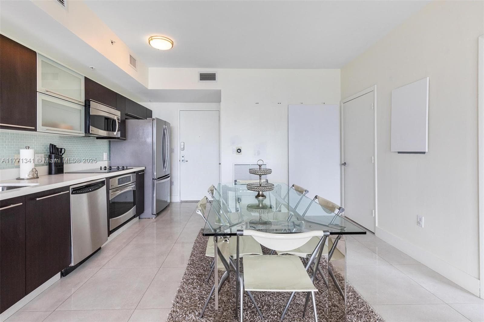 90 SW 3rd St # 4103, Miami, FL 33130 photo 6