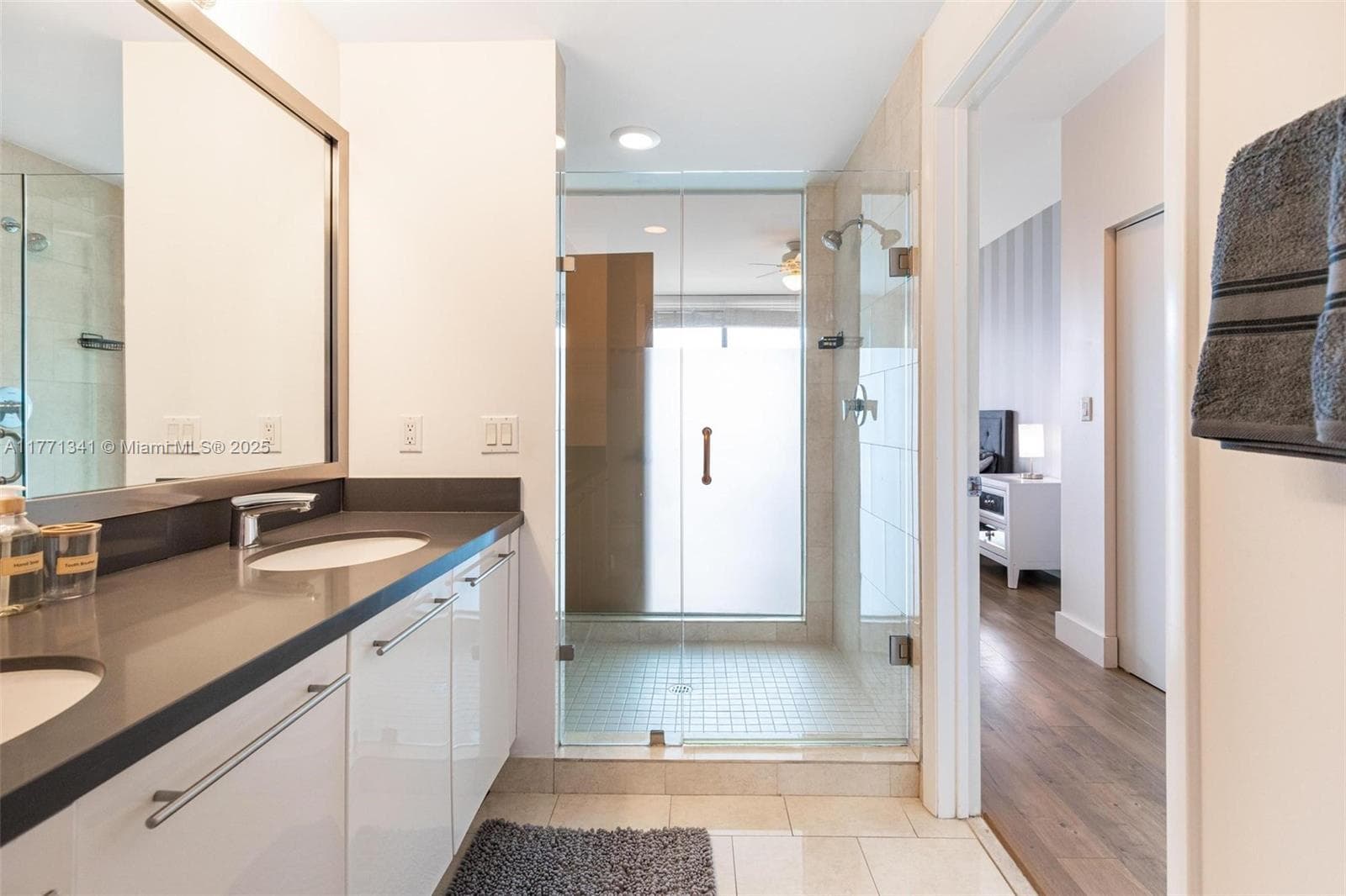 90 SW 3rd St # 4103, Miami, FL 33130 photo 12
