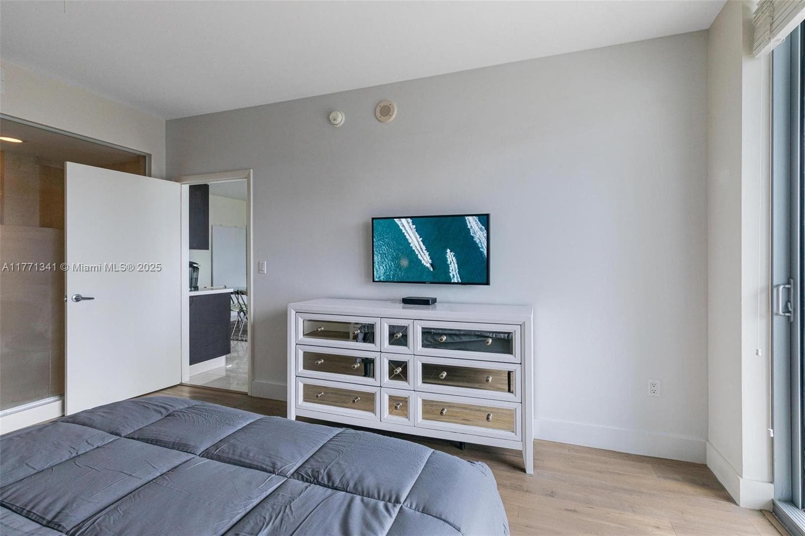 90 SW 3rd St # 4103, Miami, FL 33130 photo 10