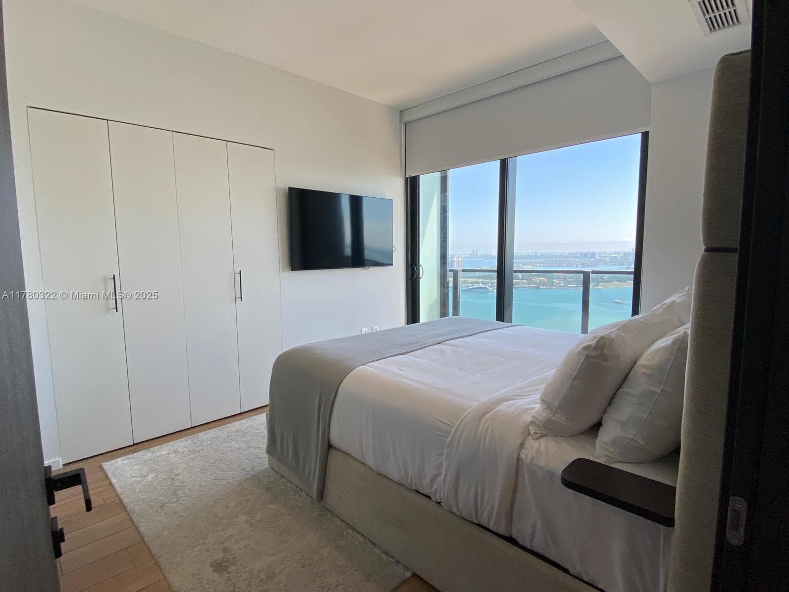 398 NE 5th St # 2910, Miami, FL 33132 photo 7