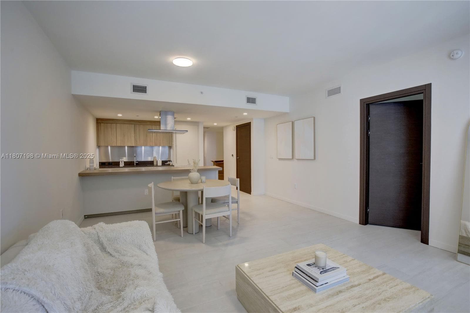 1000 Brickell Plz # 2705, Miami, FL 33131 photo 13
