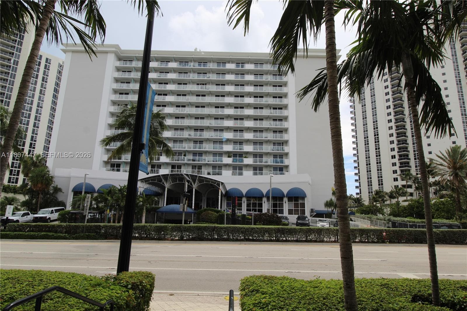 19201 Collins Ave # 714, Sunny Isles Beach, FL 33160 photo 3