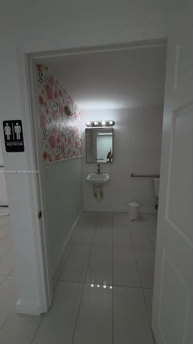 3960 W 16th Ave # 204, Hialeah, FL 33012 photo 11