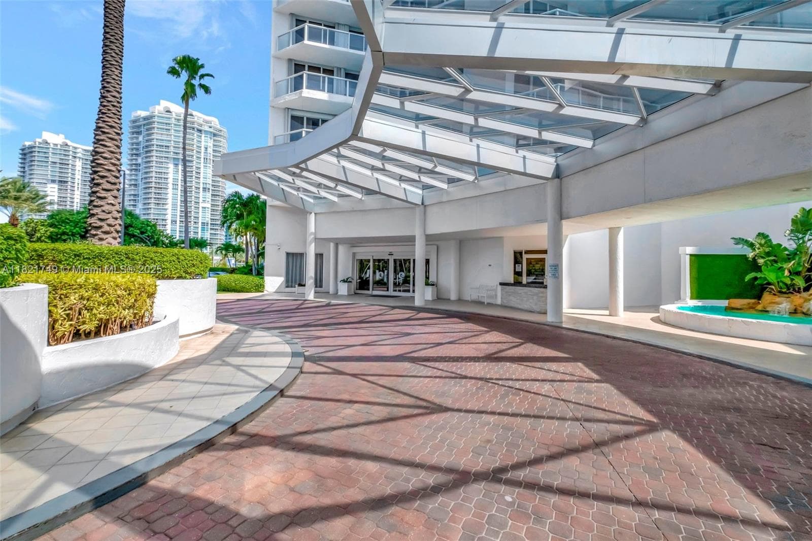 16425 Collins Ave # 311, Sunny Isles Beach, FL 33160 photo 3