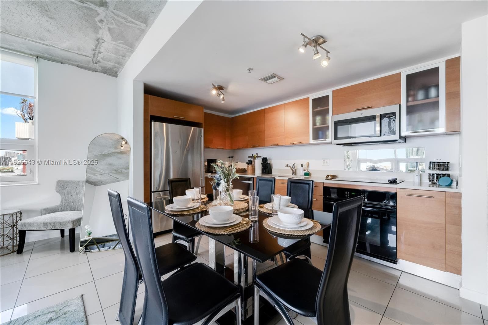 3250 NE 1st Ave # 1016, Miami, FL 33137 photo 7
