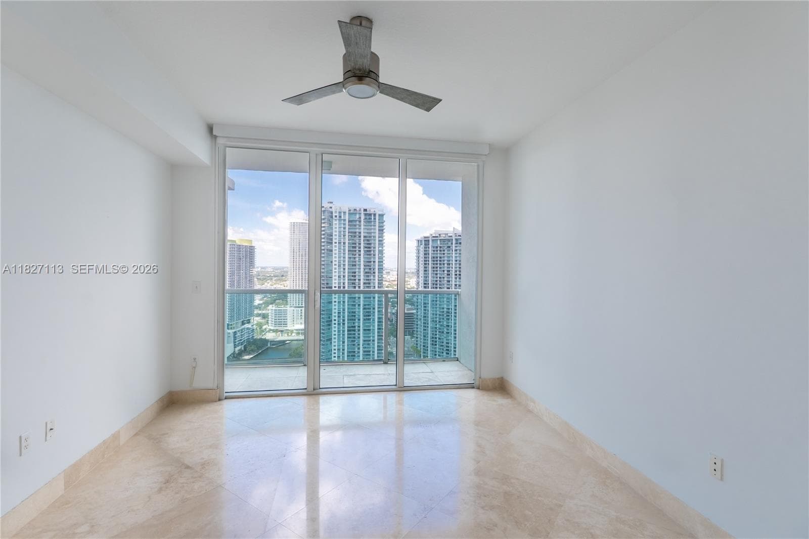 31 SE 5th St # 4021, Miami, FL 33131 photo 9