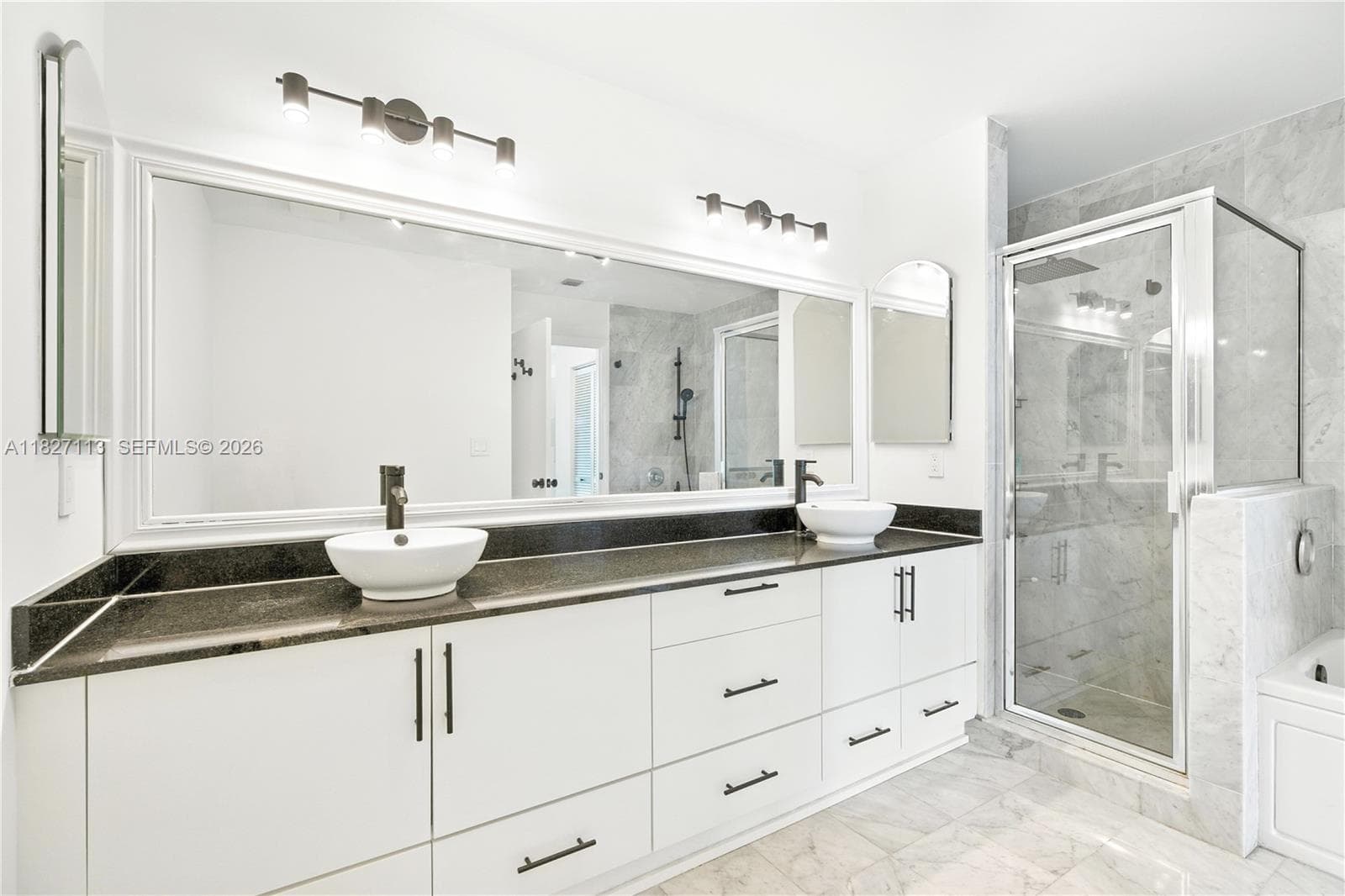 31 SE 5th St # 4021, Miami, FL 33131 photo 10