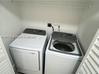 972 N 18th Ct, Hollywood, FL 33020 photo 9