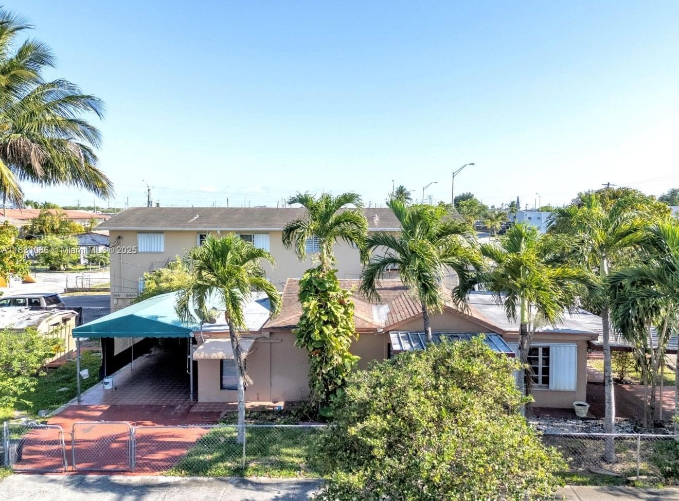 190 W 27th St, Hialeah, FL 33010
