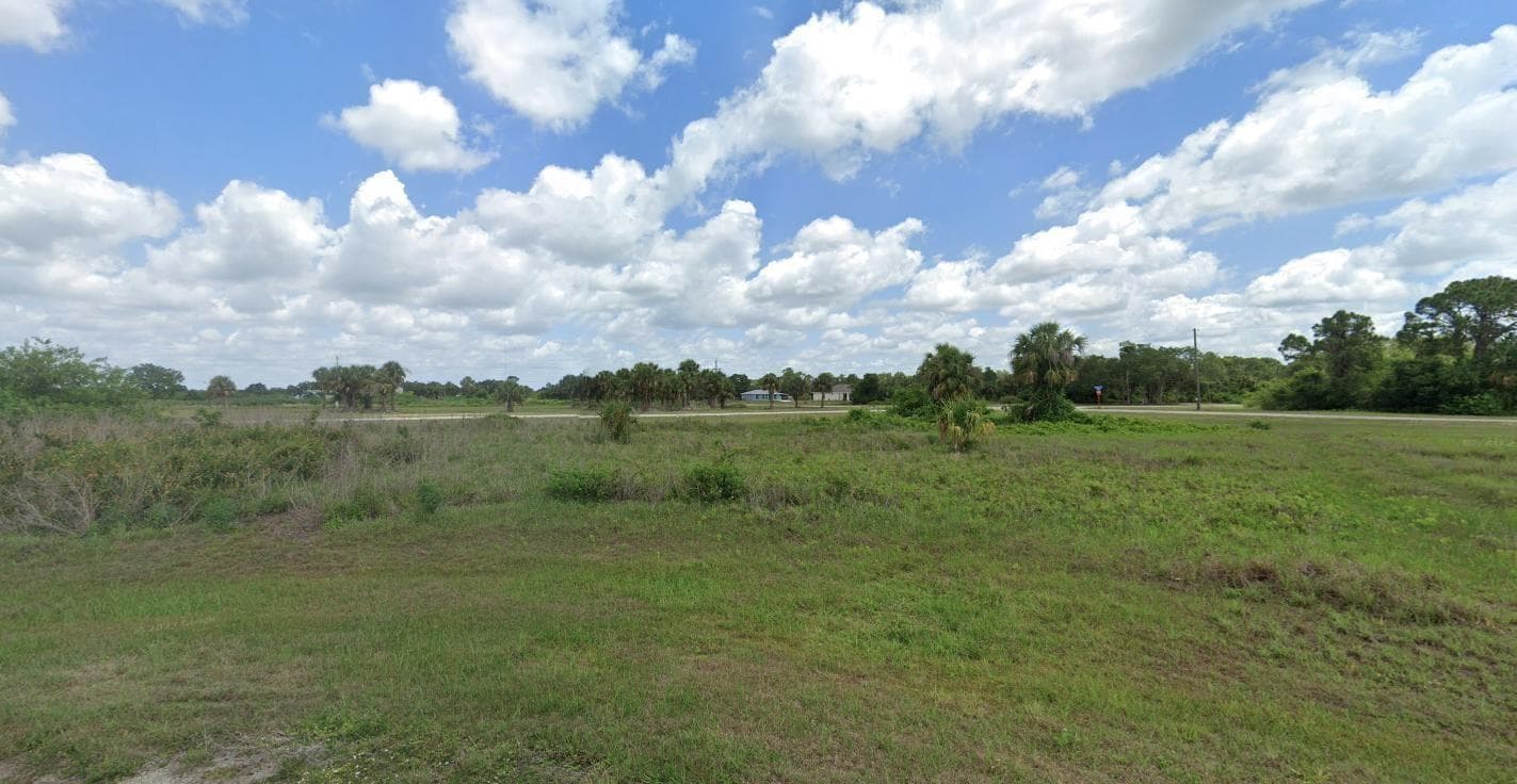 7016 Alpine Court, FL 33935 photo 2