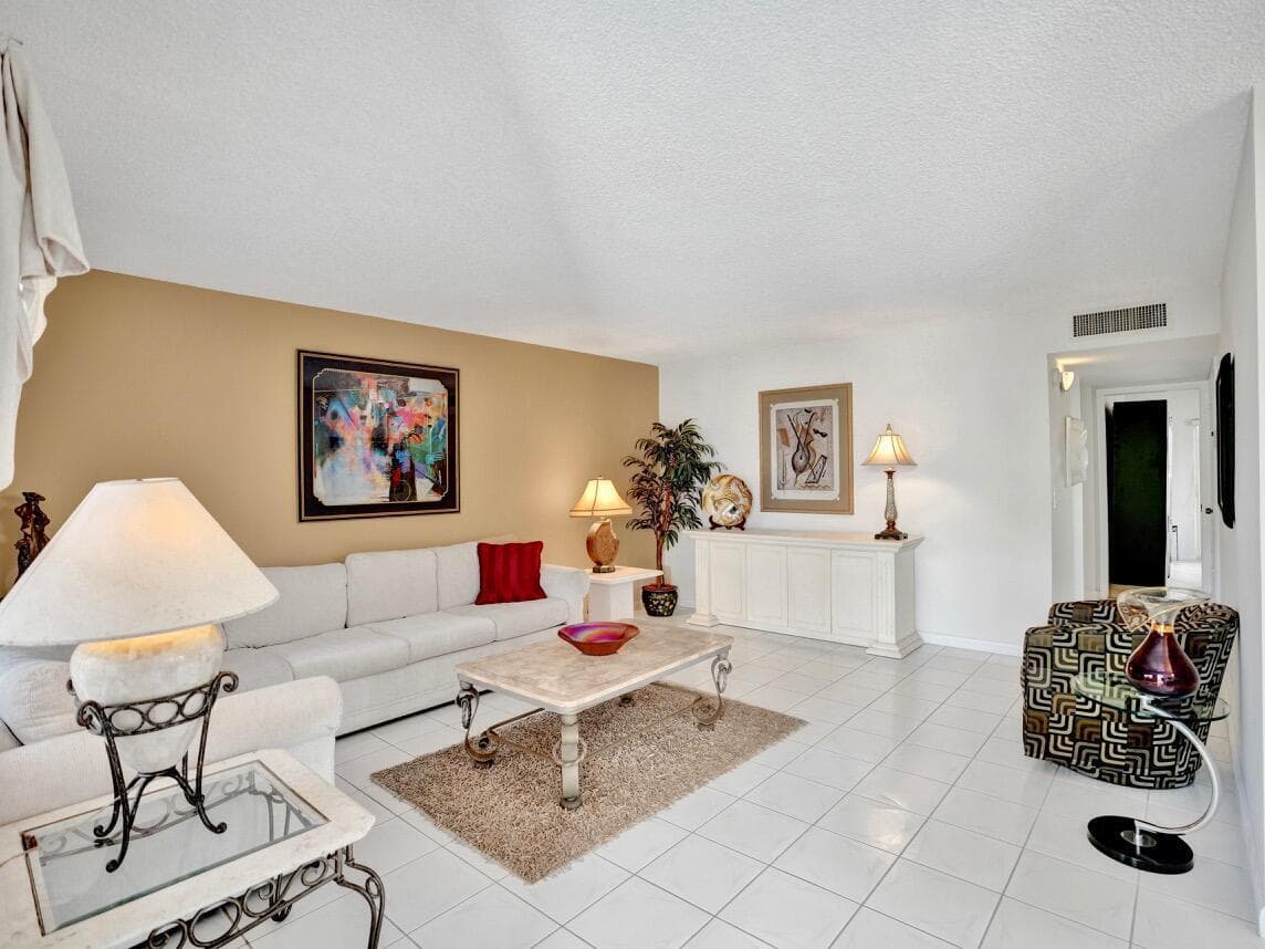298 Burgundy G, Delray Beach, FL 33484 photo 6