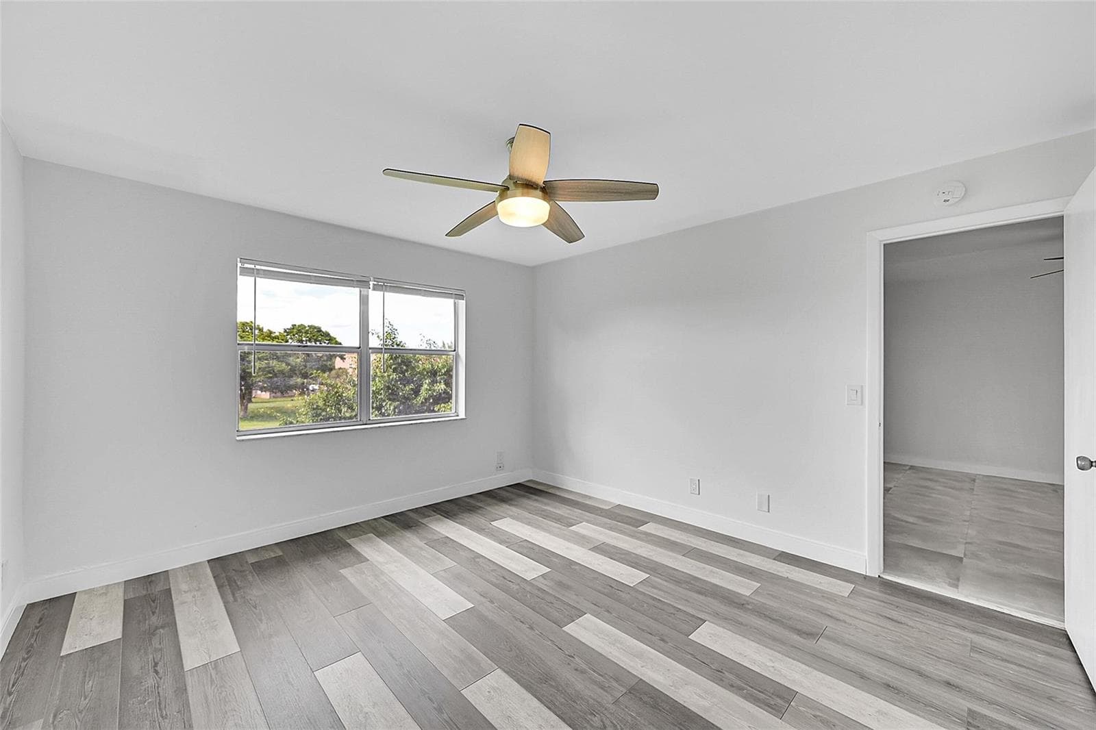 9761 Sunrise Lakes Boulevard # 301, Sunrise, FL 33322 photo 8