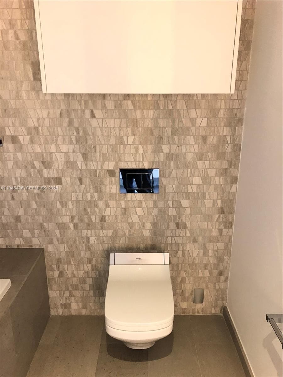 88 SW 7th St # 2603, Miami, FL 33130 photo 9