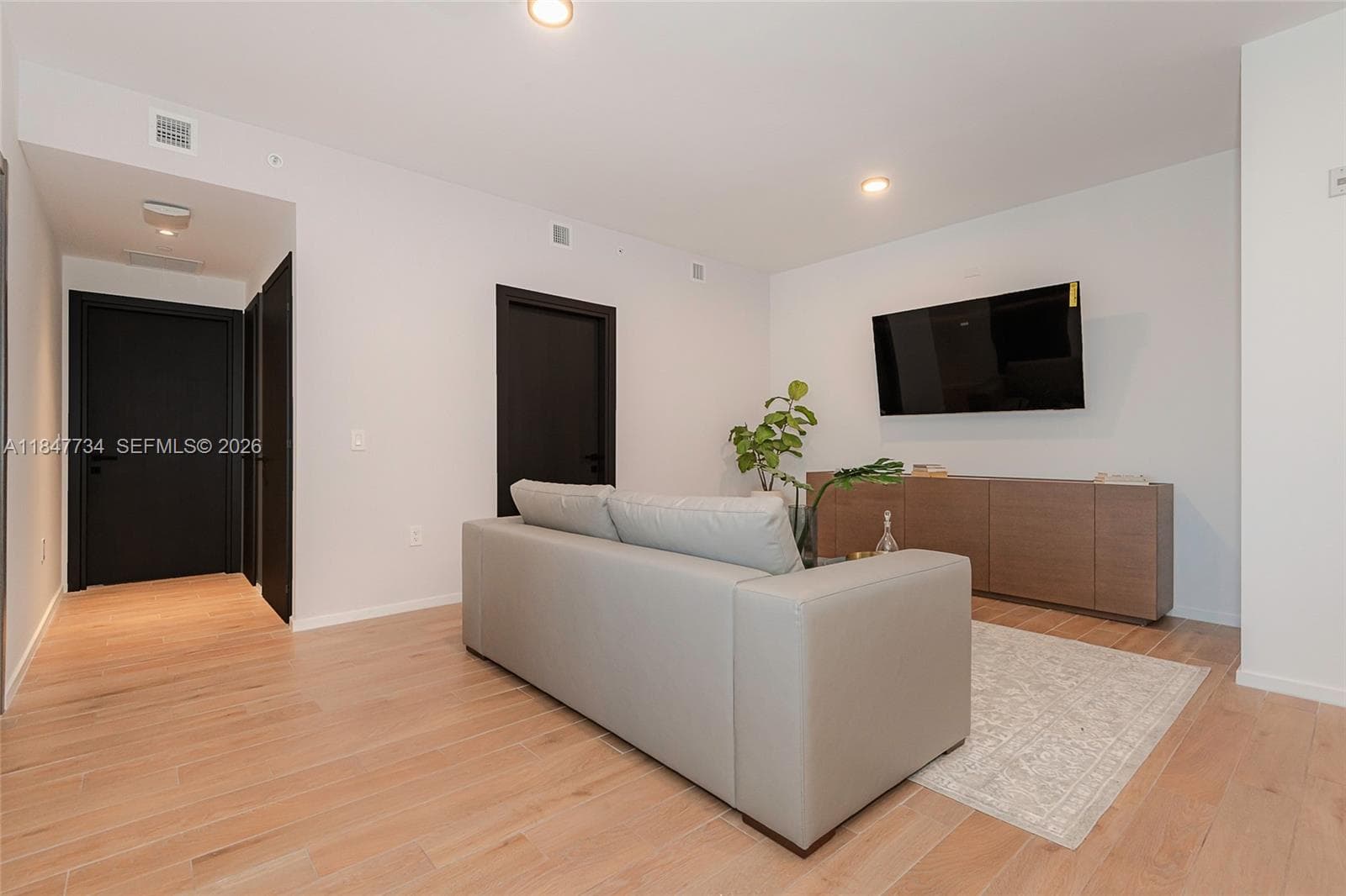 398 NE 5th St # 4417, Miami, FL 33132 photo 9