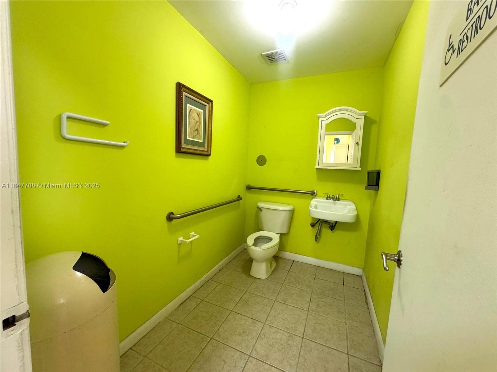 1058 SW 1st St, Miami, FL 33130 photo 6