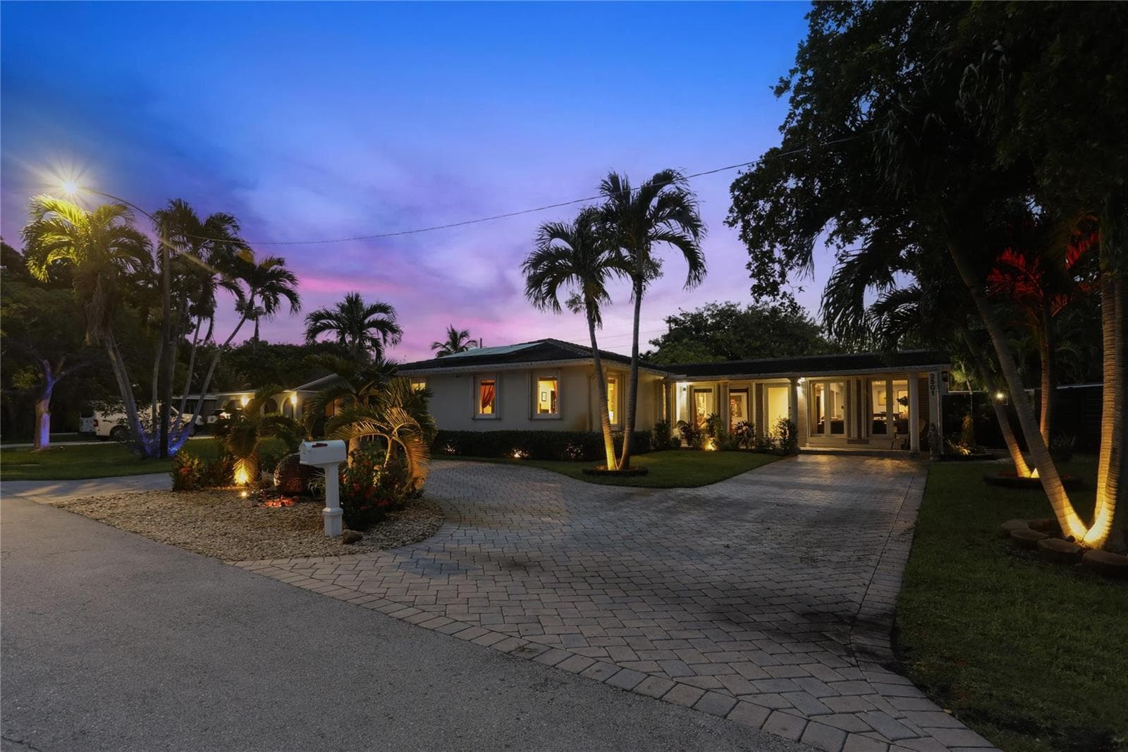 2501 NW 8th Avenue, Wilton Manors, FL 33311 photo 6
