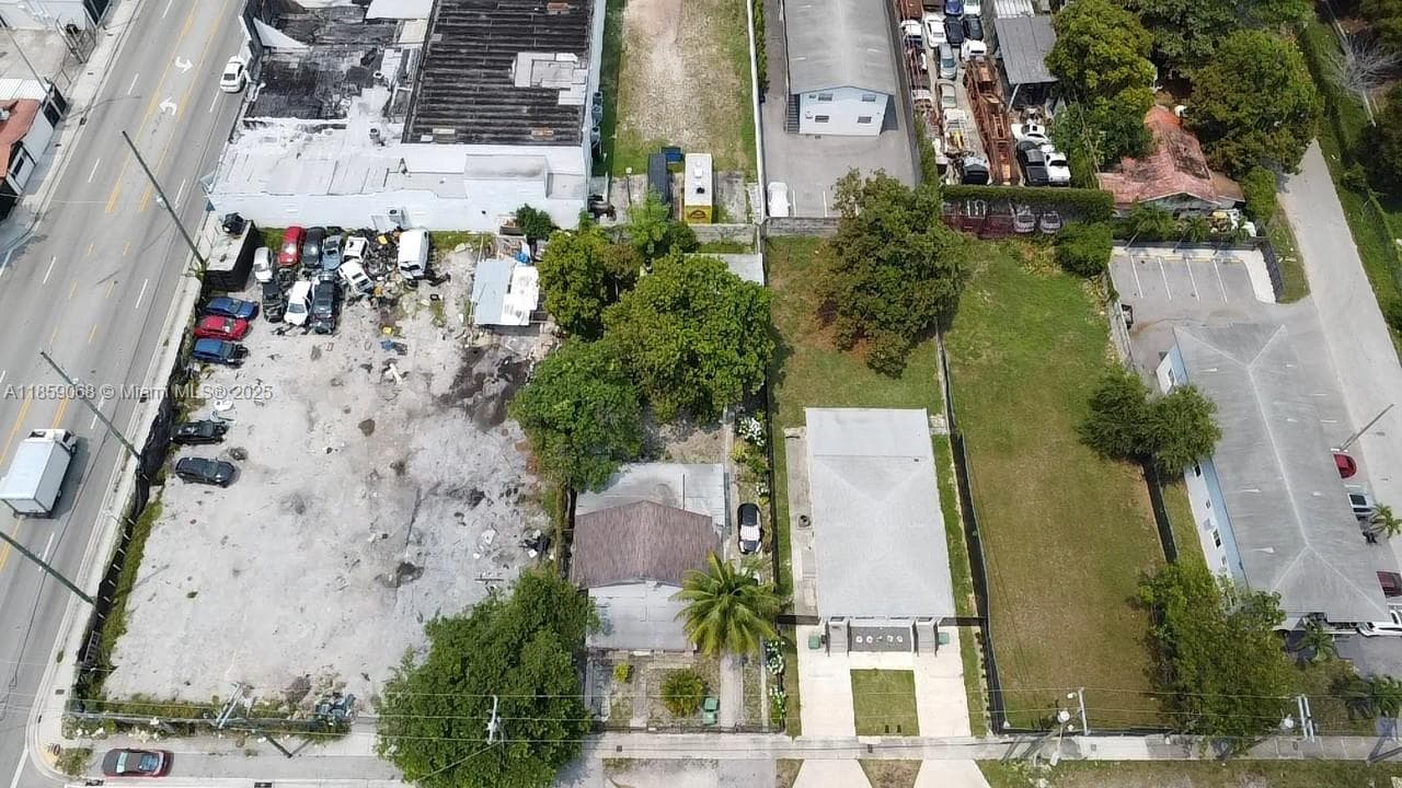 683 NW 30th St, Miami, FL 33127 photo 7