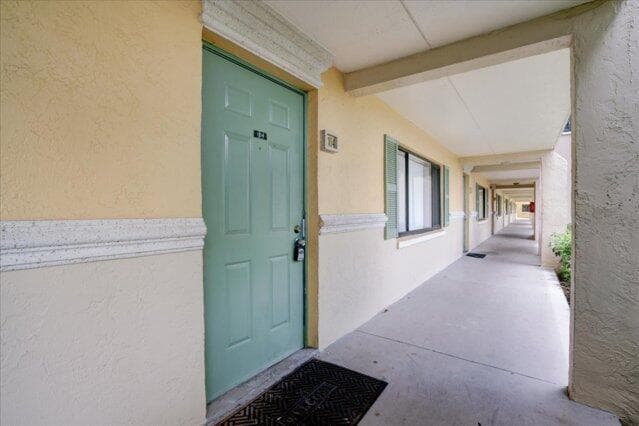 1104 Meadows Circle, Boynton Beach, FL 33436 photo 2