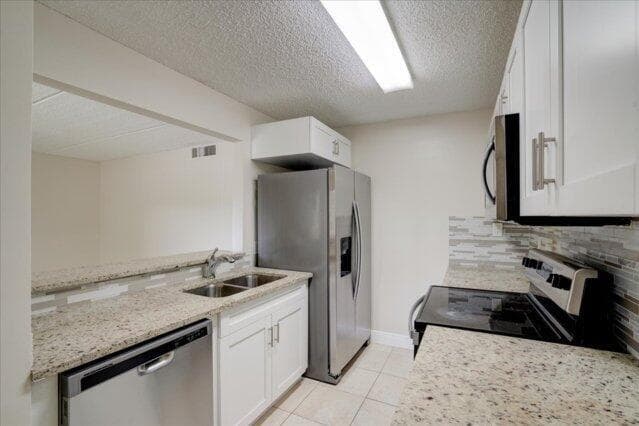 1104 Meadows Circle, Boynton Beach, FL 33436 photo 11