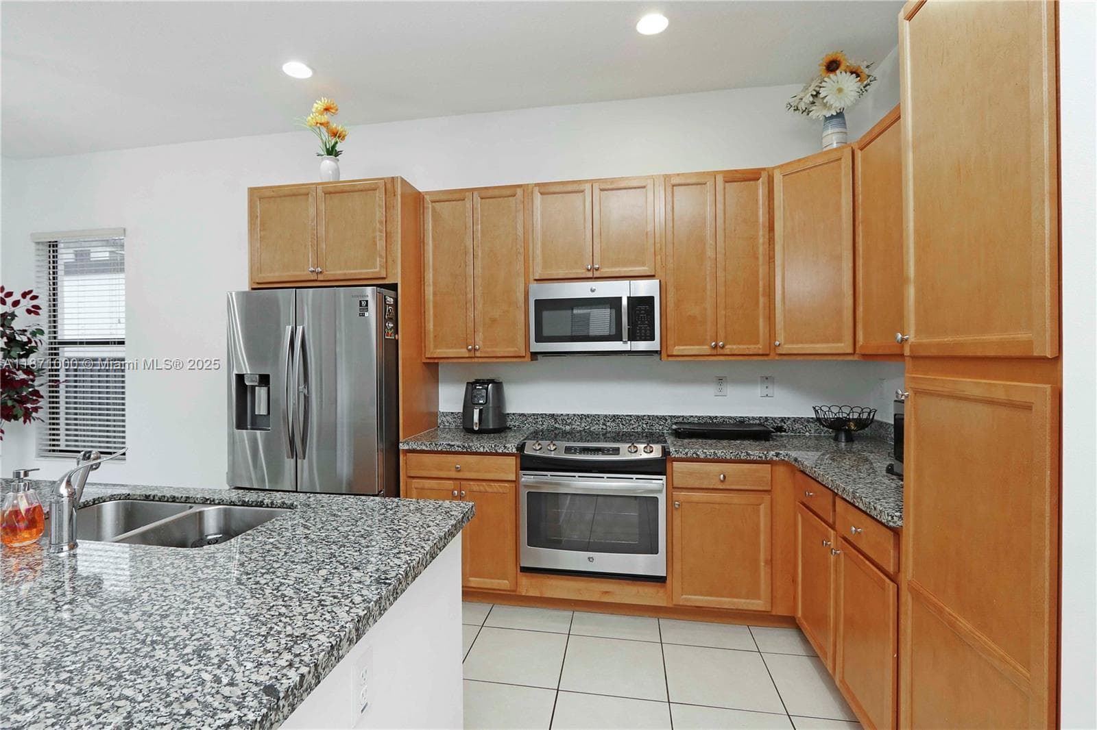 3293 W 98th Pl, Hialeah, FL 33018 photo 10
