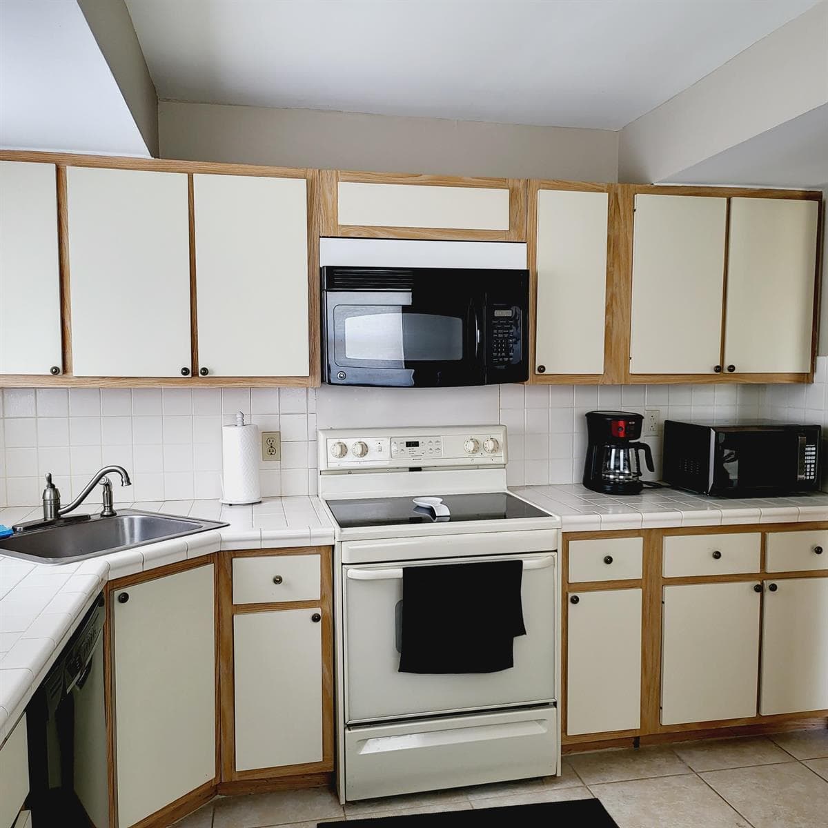 23 Colonial Club Drive # 200, Boynton Beach, FL 33435 photo 13