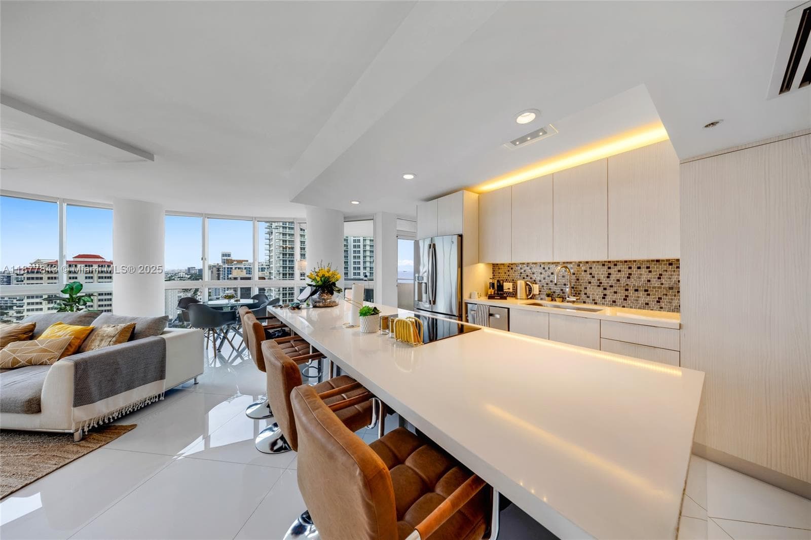 6301 Collins Ave # 2107, Miami Beach, FL 33141 photo 10