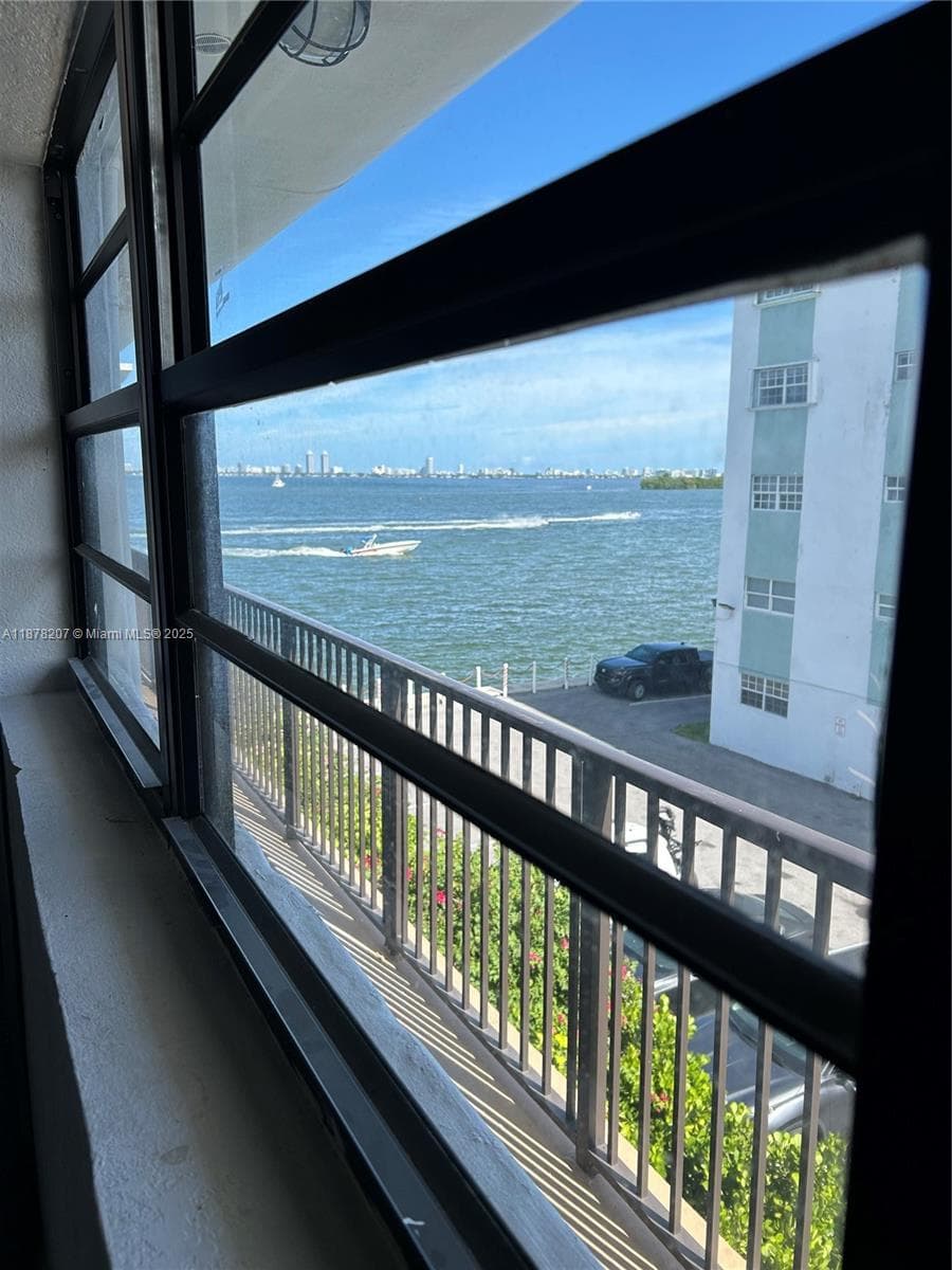 7845 NE Bayshore Ct # 20, Miami, FL 33138 photo 8