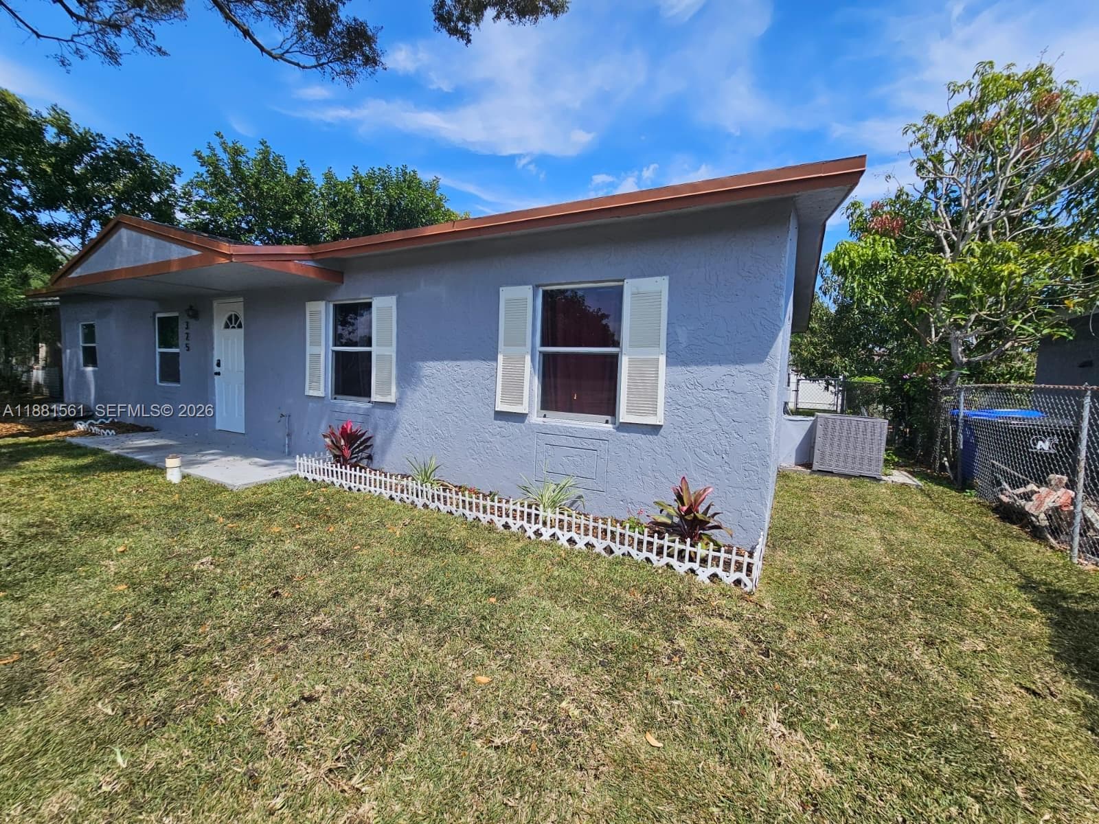 325 SW 80th Ter, North Lauderdale, FL 33068 photo 2