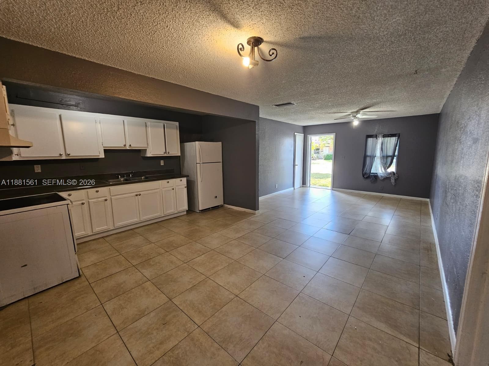 325 SW 80th Ter, North Lauderdale, FL 33068 photo 6