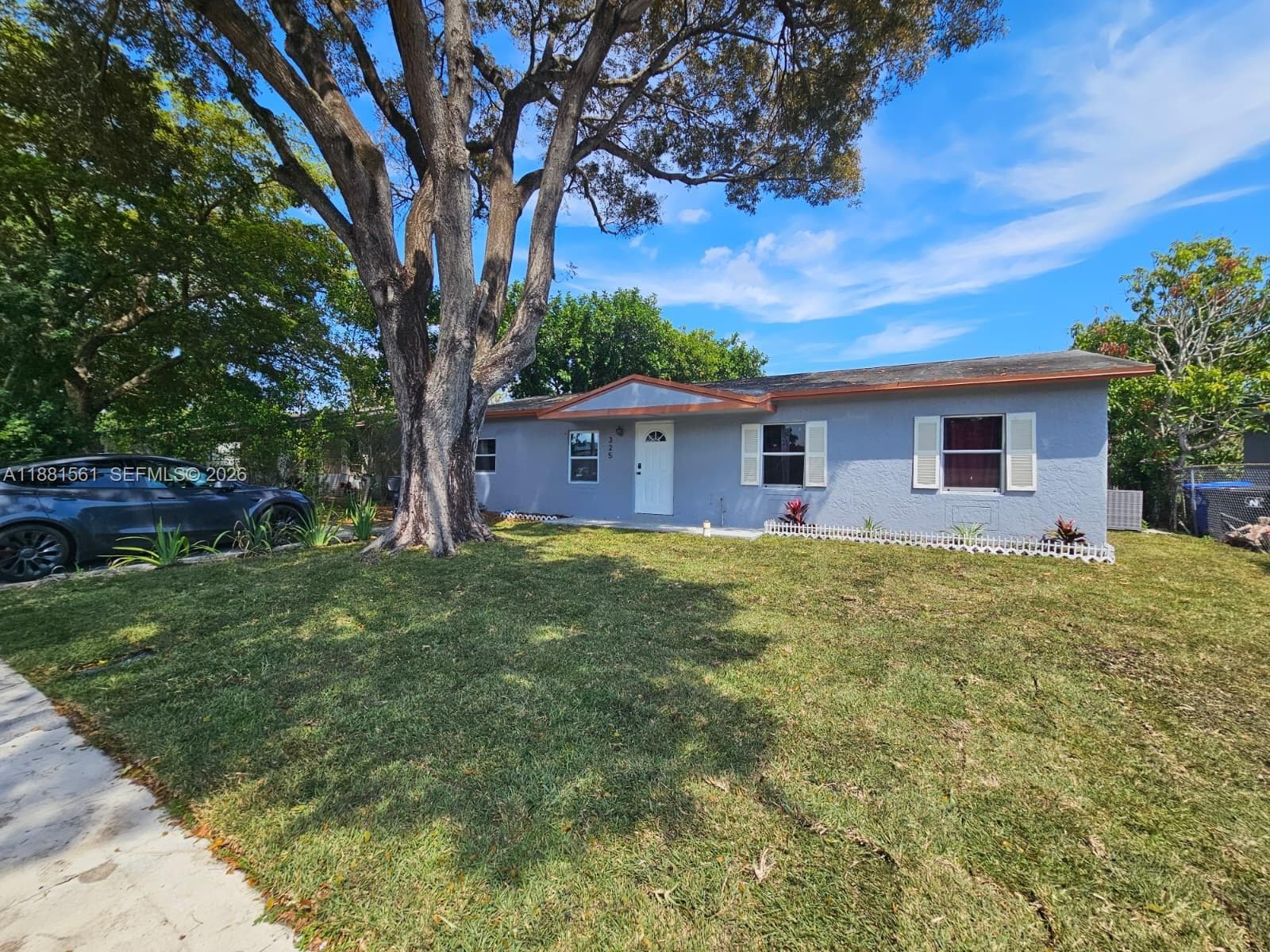 325 SW 80th Ter, North Lauderdale, FL 33068 photo 4