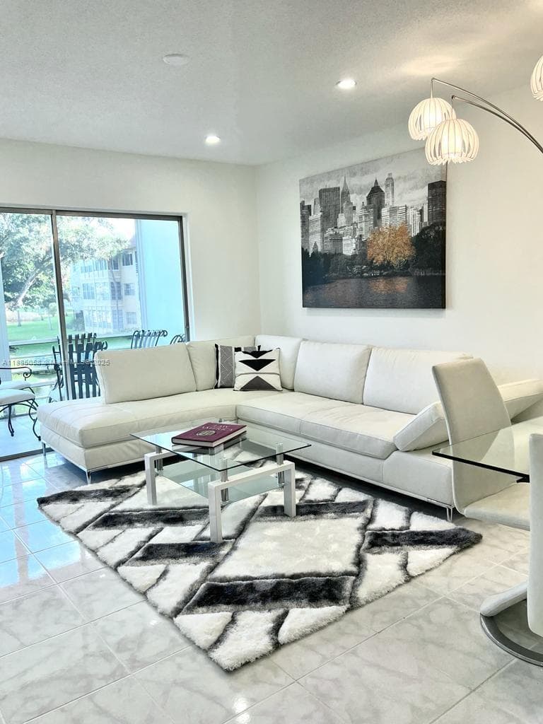 5051 W Oakland Park Blvd # 204, Lauderdale Lakes, FL 33313 photo 7