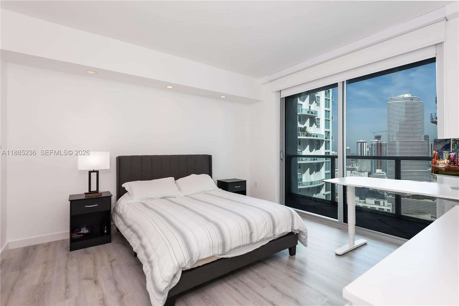 55 SE 6th St # 3403, Miami, FL 33131 photo 13