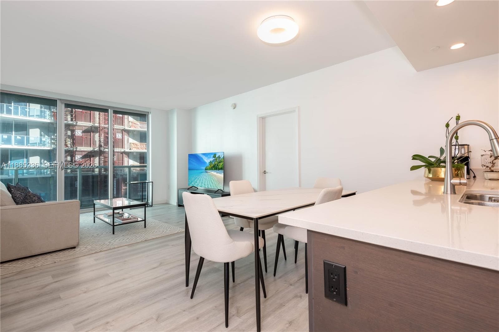 55 SE 6th St # 3403, Miami, FL 33131 photo 4